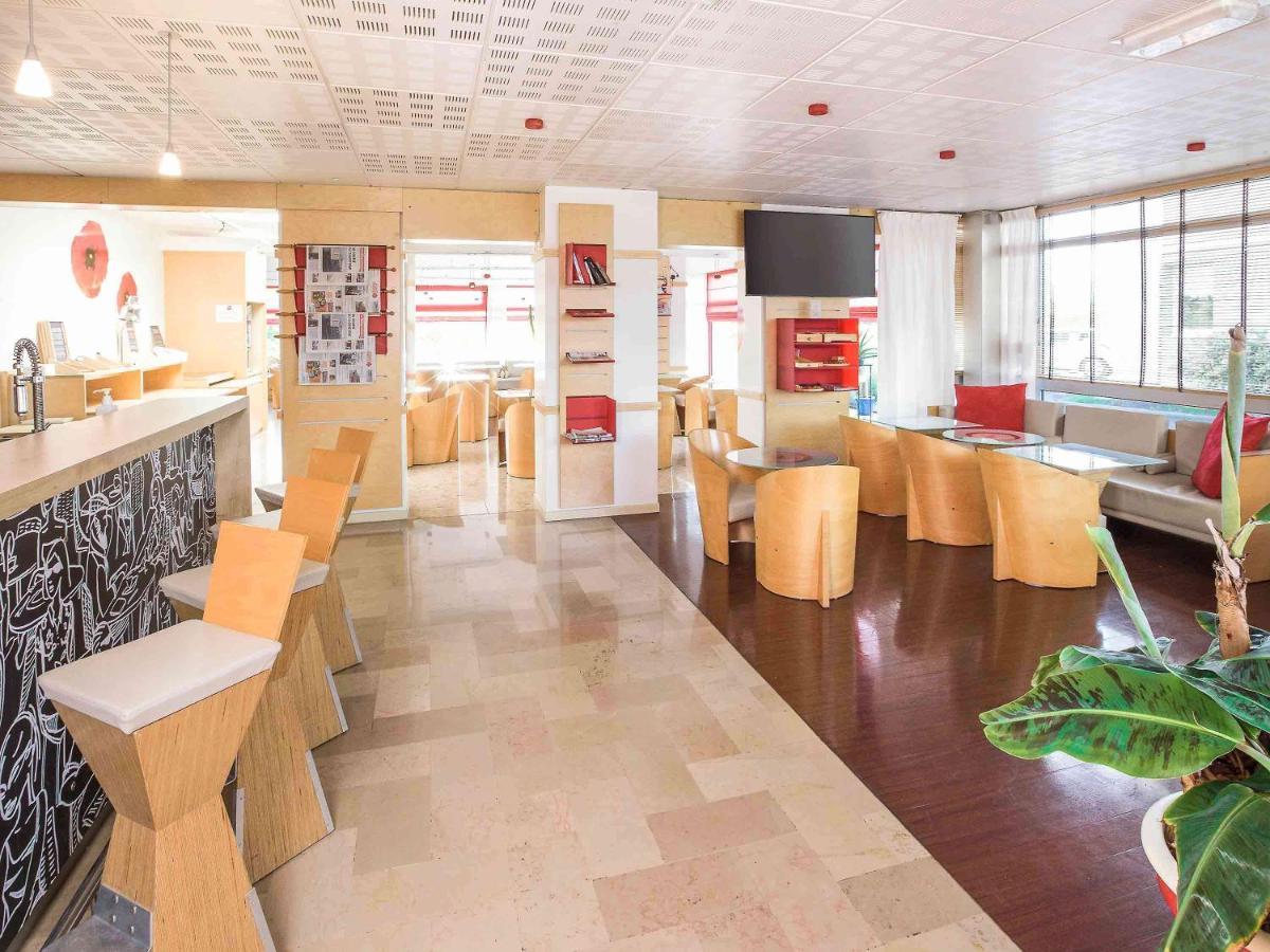 Отель Ibis Saint Brieuc Yffiniac Экстерьер фото