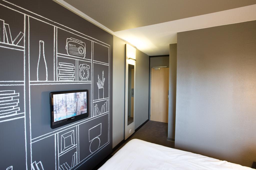Отель Ibis Saint Brieuc Yffiniac Экстерьер фото