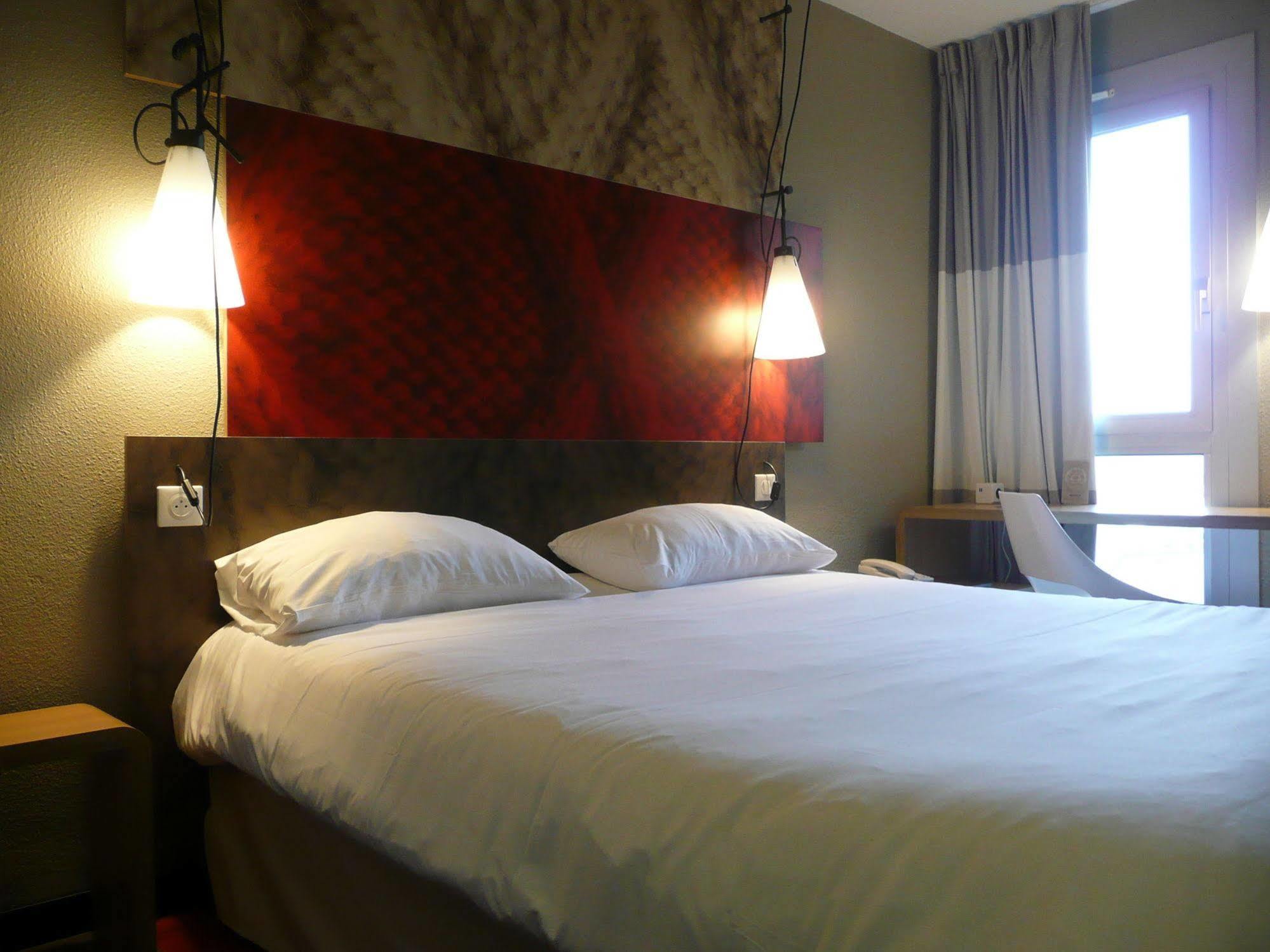 Отель Ibis Saint Brieuc Yffiniac Экстерьер фото